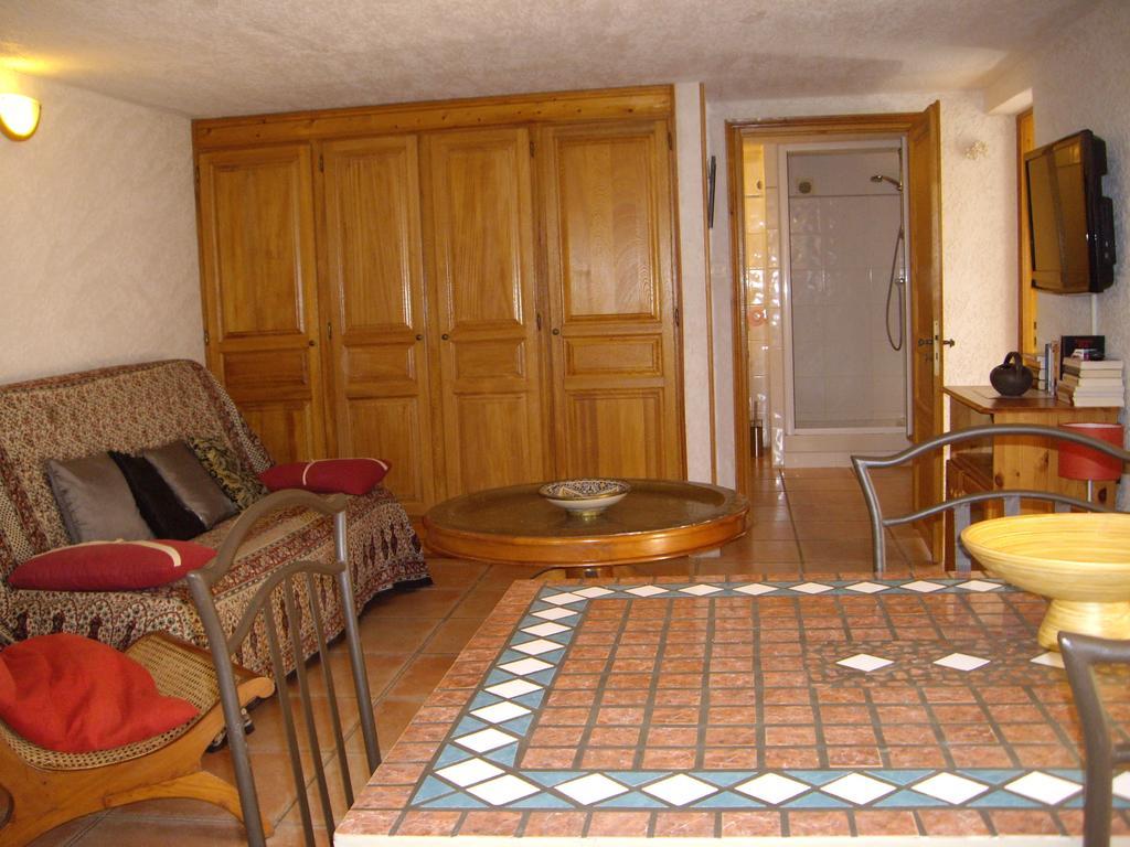 Location Au Coeur Du Vignoble Dominici Therese *